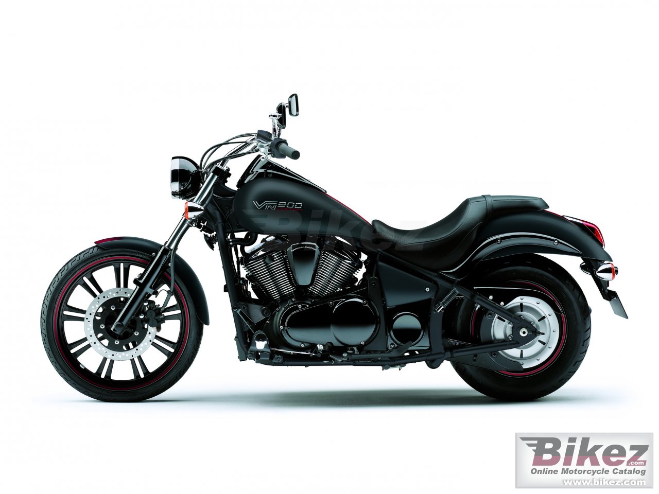 Big Kawasaki vn 900 custom picture and wallpaper from Bikez.com
